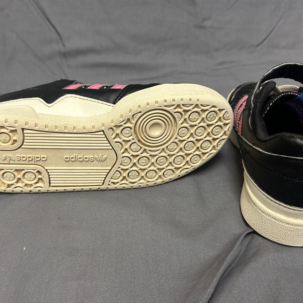Adidas Black and Pink Sneaker - Picture 5 of 9